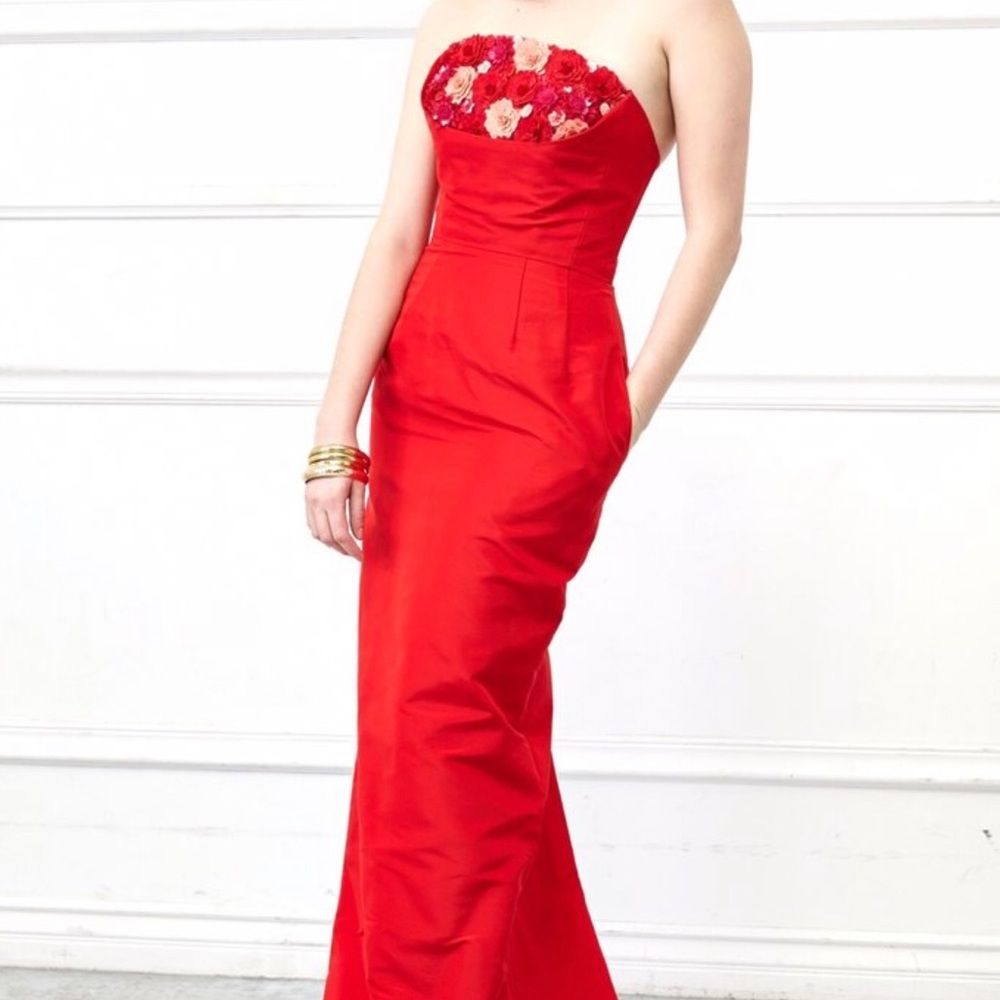 Oscar de la Renta red embellished gown